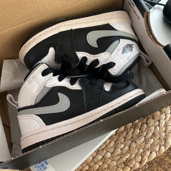 Jordan 1 Mid - Picture 6 of 7